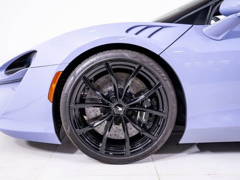 Used 2023 McLaren Artura image 13