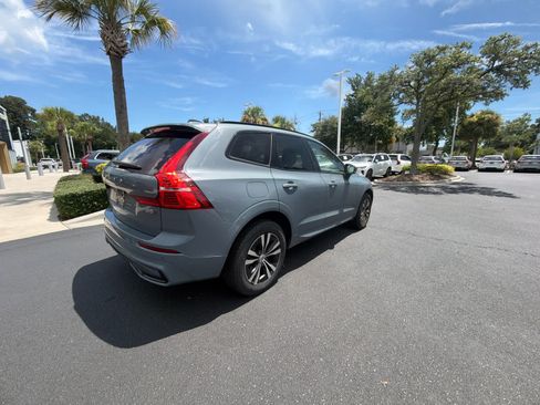 Used 2024 Volvo XC60 B5 Core AWD/4WD image 24