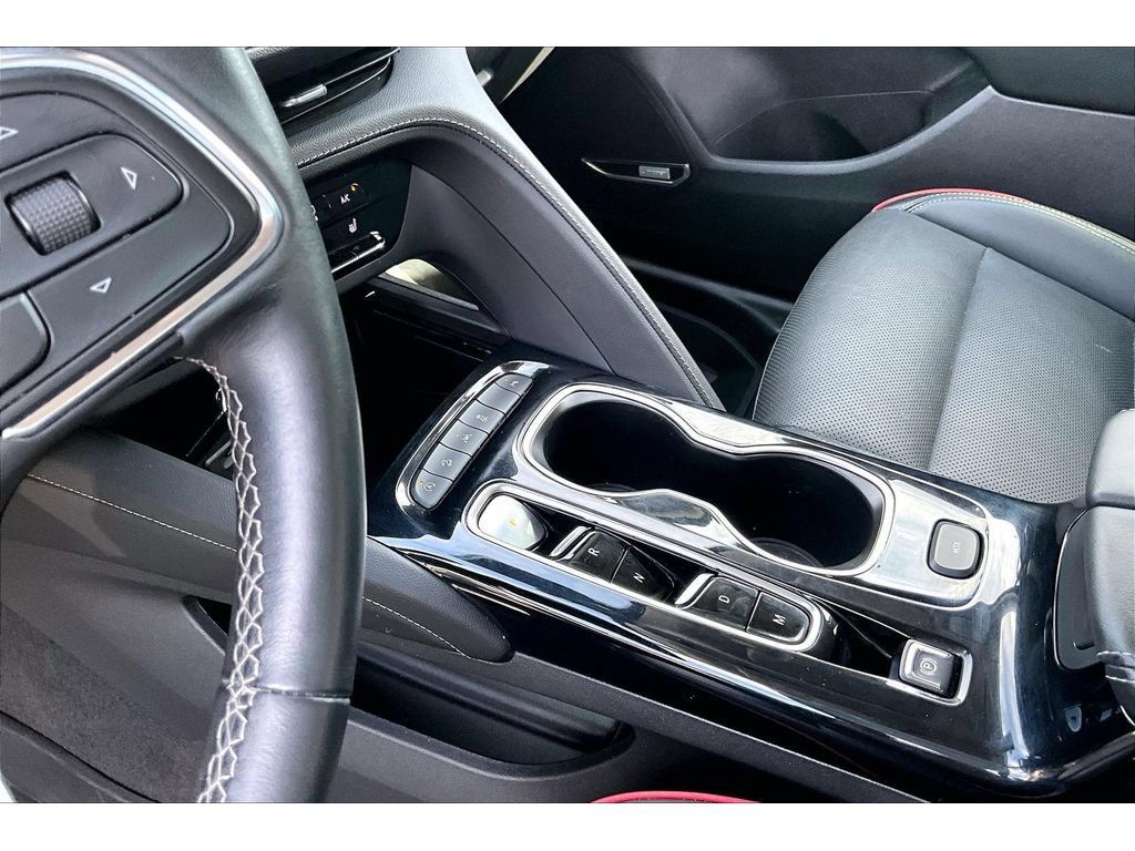 Used 2023 Buick Envision Essence w/ Technology Package I AWD/4WD image 18
