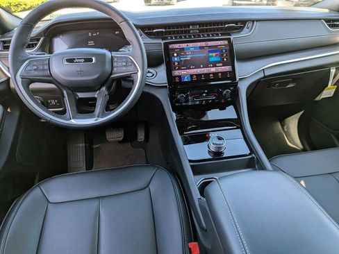 New 2025 Jeep Grand Cherokee L Limited RWD image 33