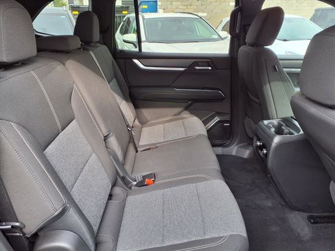 Used 2025 GMC Acadia Elevation image 21