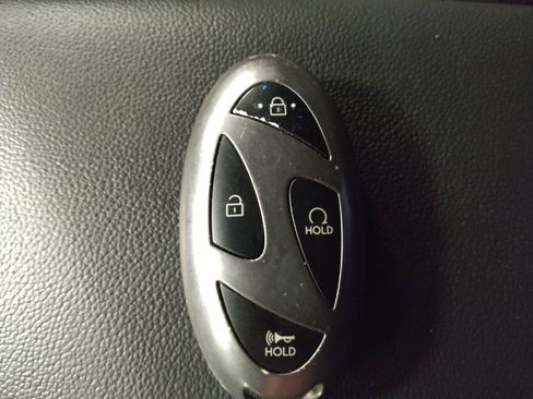 Used 2025 Hyundai Elantra Sport FWD image 32