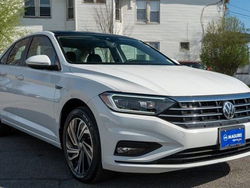 Used 2021 Volkswagen Jetta SEL Premium FWD image 4