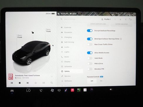 Used 2023 Tesla Model Y Long Range AWD/4WD image 32