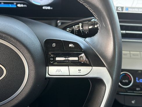 Used 2025 Hyundai Elantra Limited FWD image 35