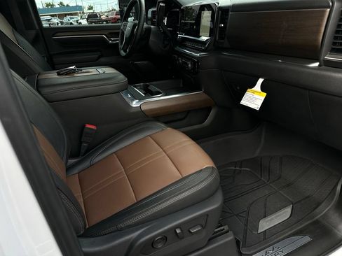 Used 2024 Chevrolet Silverado 2500 High Country w/ High Country Premium Package AWD/4WD image 16