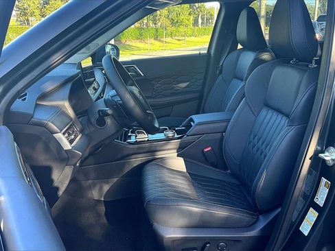New 2025 Mitsubishi Outlander SEL image 9