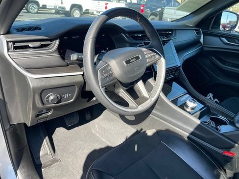 Used 2024 Jeep Grand Cherokee Altitude AWD/4WD image 20