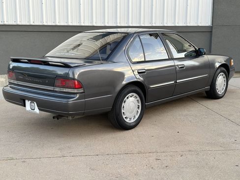 Used 1989 Nissan Maxima SE image 32