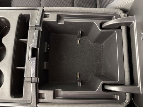 Used 2018 Chevrolet Silverado 1500 LT w/ All Star Edition image 20