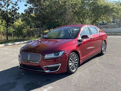 Used 2017 Lincoln MKZ Select image 1