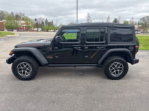 Certified 2025 Jeep Wrangler Unlimited Rubicon AWD/4WD image 4