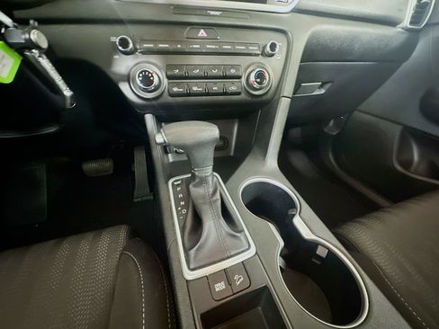 Used 2022 Kia Sportage LX image 32