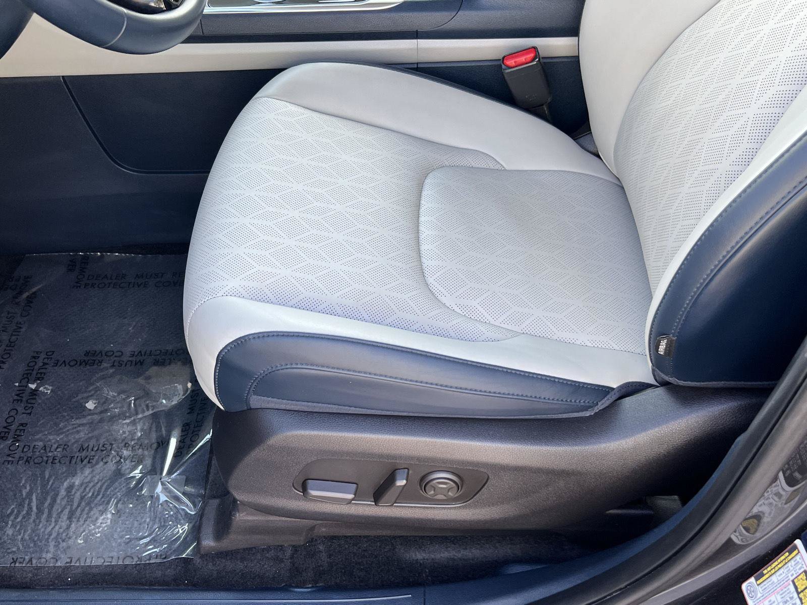 Used 2026 Kia Carnival EX FWD image 35
