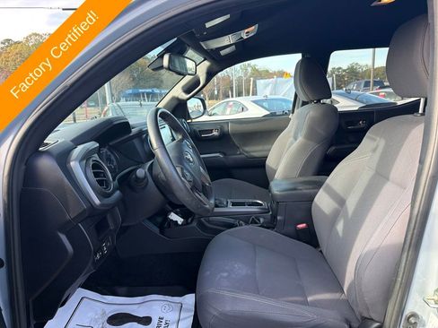 Certified 2019 Toyota Tacoma TRD Sport image 11