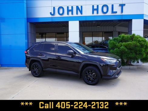 Used 2023 Toyota RAV4 LE AWD/4WD image 2