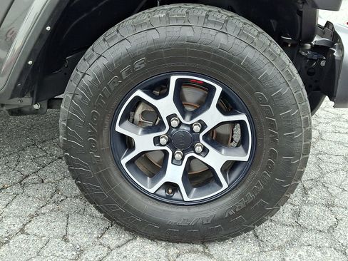 Used 2021 Jeep Wrangler Unlimited Rubicon w/ LED Lighting Group AWD/4WD image 8