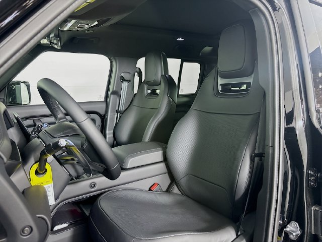 New 2026 Land Rover Defender 110 OCTA AWD/4WD image 21