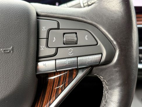 Certified 2022 Cadillac Escalade Luxury image 24