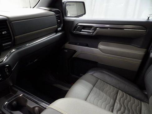 Used 2024 Chevrolet Silverado 1500 ZR2 w/ Technology Package image 23