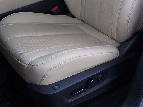 Used 2025 INFINITI QX60 Sensory w/ Vision Package AWD/4WD image 23