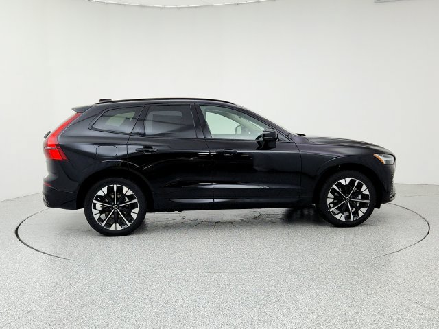 New 2026 Volvo XC60 B5 Plus w/ Protection Package Premier AWD/4WD image 4