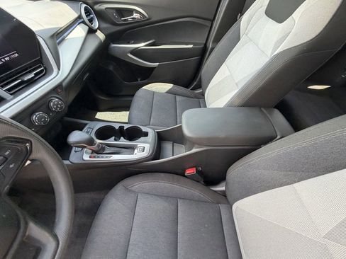 Used 2024 Chevrolet Trax LS w/ LS Convenience Package FWD image 19