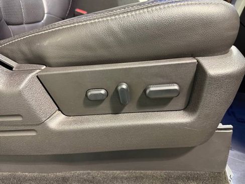 Used 2013 Ford F150 Lariat w/ Lariat Chrome Pkg AWD/4WD image 27