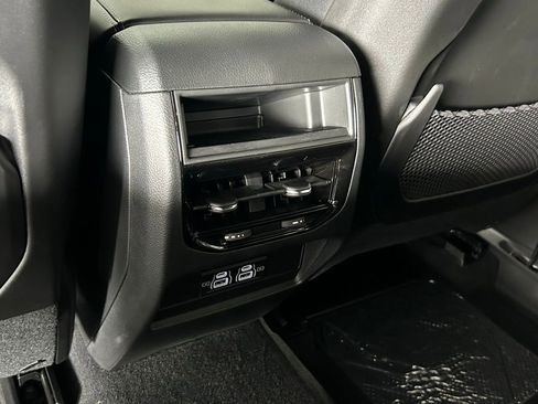 Used 2025 Jeep Grand Cherokee Laredo image 45