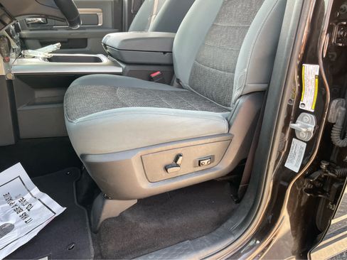 Used 2017 RAM 1500 Big Horn RWD image 12