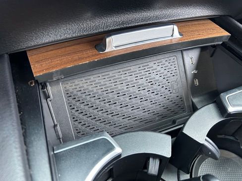 Used 2025 Mercedes-Benz GLS 450 4MATIC image 36