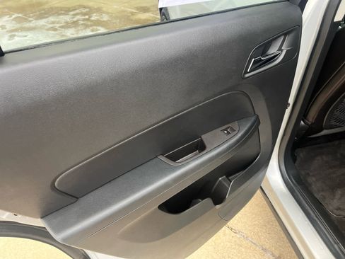 Used 2016 Chevrolet Equinox LTZ w/ Enhanced Convenience Package image 25