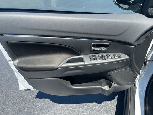 Used 2024 Mitsubishi Outlander Sport ES AWD/4WD image 9