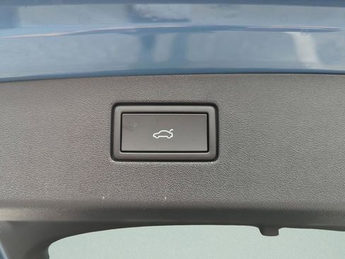 New 2026 Volkswagen Tiguan SEL R-Line image 21