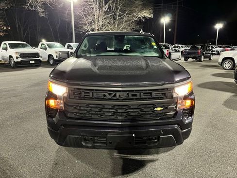 Used 2022 Chevrolet Silverado 1500 Custom image 3