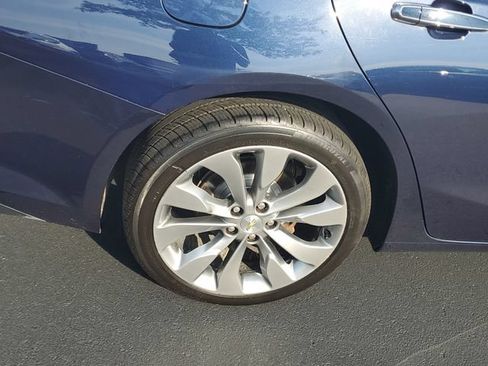 Used 2018 Chevrolet Malibu Premier w/ Premier Sport Package FWD image 5