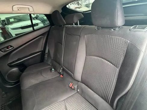 Used 2018 Toyota Prius One FWD image 8