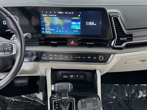 Used 2025 Kia Sportage EX FWD image 18