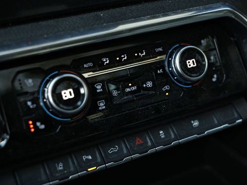 Used 2025 GMC Sierra 3500 Denali w/ Denali Reserve Package image 17