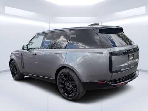 Used 2023 Land Rover Range Rover SE image 8