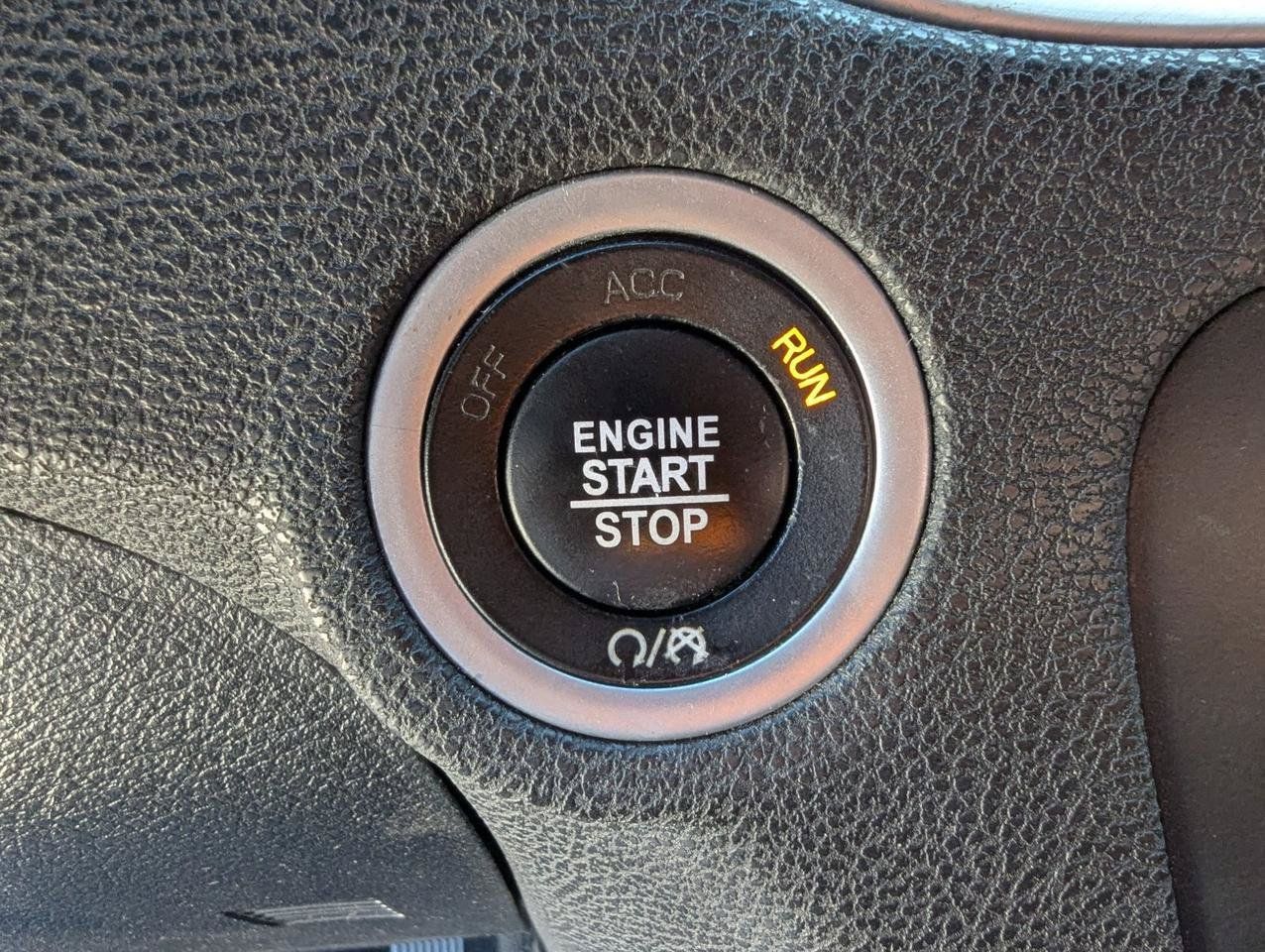 Used 2022 Dodge Charger SXT w/ Leather Interior Group RWD image 19