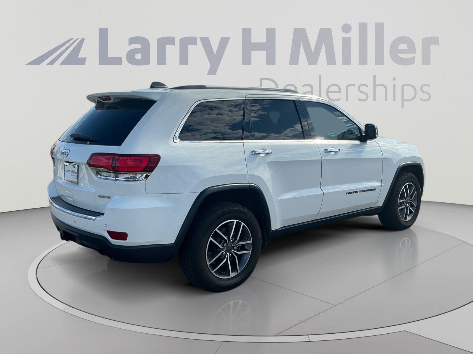 Used 2021 Jeep Grand Cherokee Limited w/ Trailer Tow Group IV RWD image 5