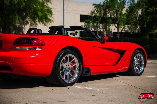 Used 2004 Dodge Viper SRT-10 RWD image 43