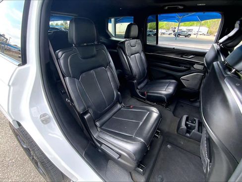 Used 2022 Jeep Grand Cherokee L Overland w/ Luxury Tech Group IV image 20