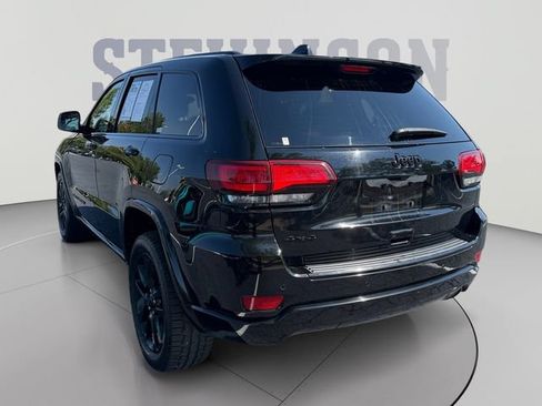 Used 2017 Jeep Grand Cherokee Altitude AWD/4WD image 3