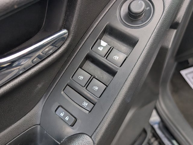 Used 2019 Chevrolet Trax LT w/ LT Convenience Package FWD image 11