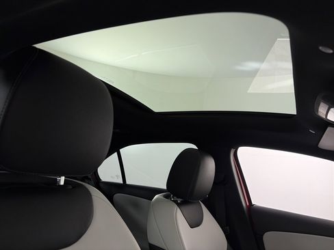 Used 2019 Mercedes-Benz A 220 4MATIC image 32