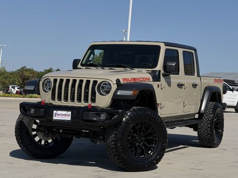 Used 2020 Jeep Gladiator Rubicon AWD/4WD image 2