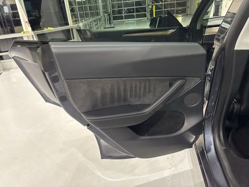 Used 2023 Tesla Model Y Long Range image 17