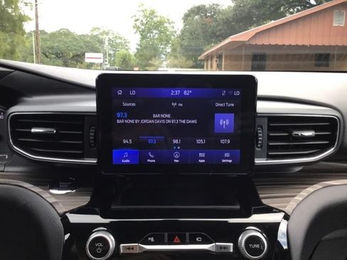 Used 2023 Ford Explorer Limited w/ Equipment Group 301A RWD image 16